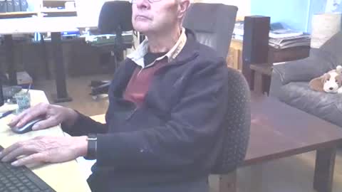 Snapshot of hamto65 chatting on December 2, 9:28 pm Prefer men 80 online show from December 2, 9:28 pm