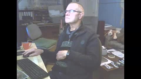 Snapshot of hamto65 chatting on December 30, 9:08 pm Prefer men 80 online show from December 30, 9:08 pm