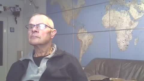 Snapshot of hamto65 chatting on February 21, 10:26 pm Prefer men 80 online show from February 21, 10:26 pm