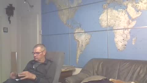 Snapshot of hamto65 chatting on March 9, 8:42 pm Prefer men 80 online show from March 9, 8:42 pm