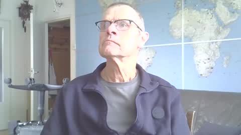 Snapshot of hamto65 chatting on October 5, 12:47 pm Prefer men 80 online show from October 5, 12:47 pm