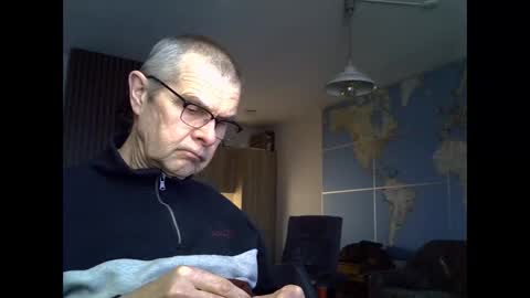 Snapshot of hamto65 chatting on February 6, 4:32 pm Prefer men 80 online show from February 6, 4:32 pm