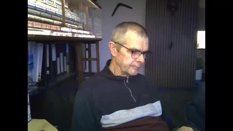 Snapshot of hamto65 chatting on February 8, 4:32 pm Prefer men 80 online show from February 8, 4:32 pm