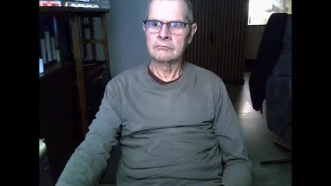 Snapshot of hamto65 chatting on February 27, 9:04 pm Prefer men 80 online show from February 27, 9:04 pm