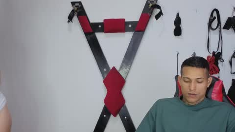 Hana and Zeta online show from April 18, 7:07 pm