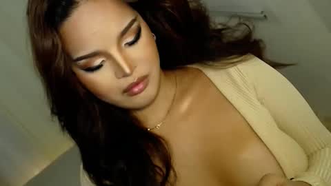 Snapshot of hana_be69 chatting on December 8, 3:10 am hana_be69 online show from December 8, 3:10 am