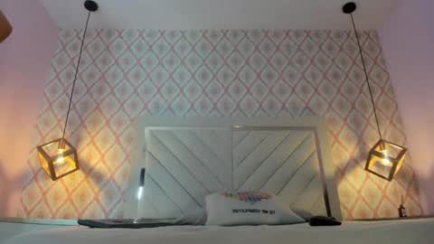 Hana online show from April 14, 12:33 pm