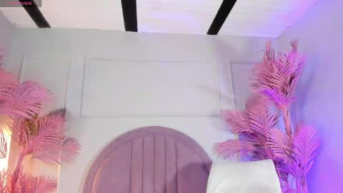 hanaahquinn online show from March 31, 11:32 am