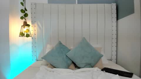 hanah_gray online show from March 14, 11:15 am