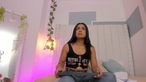 Snapshot of hanah_gray chatting on July 18, 11:14 am hanah_gray online show from July 18, 11:14 am