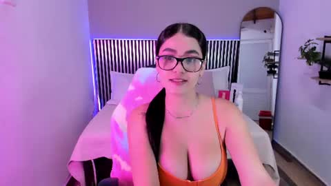 HANAH  online show from June 24, 7:13 pm