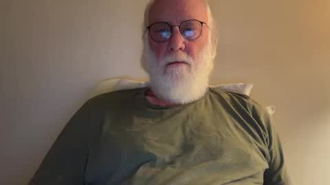 handful57345 online show from April 1, 12:06 pm