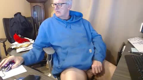 handsome_guy4u online show from May 4, 3:57 am