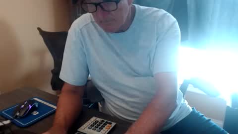handsome_guy4u online show from July 30, 7:02 pm