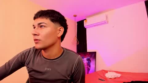 leonardfarrucknick and otis online show from February 3, 6:40 am