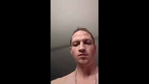 handsomerob42 online show from March 6, 6:37 pm