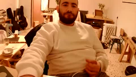 Snapshot of handyboy991 chatting on February 6, 5:27 pm handyboy991 online show from February 6, 5:27 pm