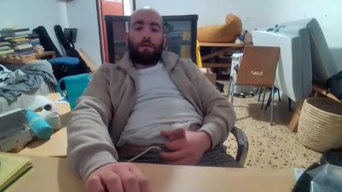 Snapshot of handyboy991 chatting on March 29, 3:34 pm handyboy991 online show from March 29, 3:34 pm