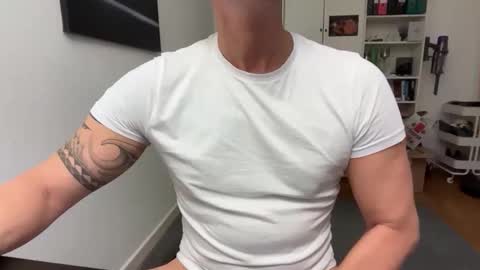 hanky online show from November 6, 5:14 pm