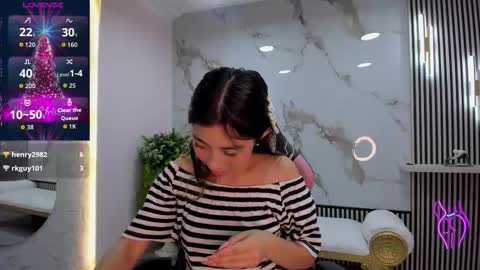 Snapshot of hanna_cutte_ chatting on December 17, 3:51 pm Hanna online show from December 17, 3:51 pm