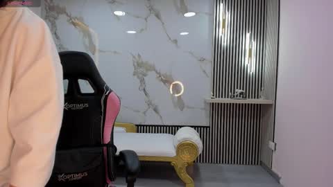 Snapshot of hanna_cutte_ chatting on December 21, 10:33 am Hanna online show from December 21, 10:33 am