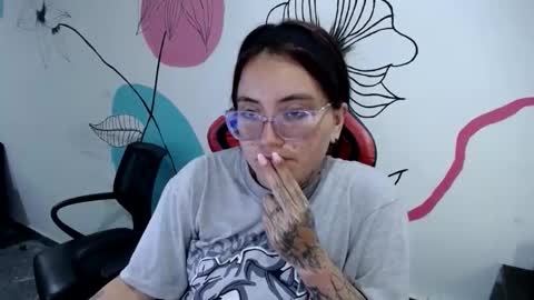 Snapshot of hanna_hot77 chatting on June 10, 8:41 pm mara online show from June 10, 8:41 pm