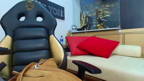 hanna_lamber online show from February 6, 5:35 am