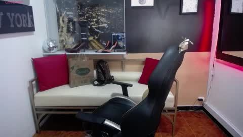 hanna_lamber online show from March 4, 2:17 am