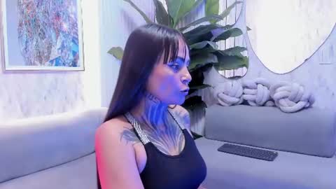 Snapshot of hanna_slut chatting on June 25, 2:11 am EVA online show from June 25, 2:11 am