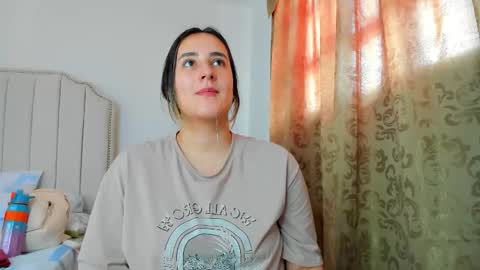 Snapshot of hannaa86 chatting on December 15, 5:39 pm Hanna online show from December 15, 5:39 pm