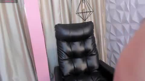 hannabackerr online show from June 30, 11:44 am