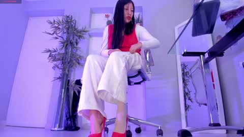 HANNAH HOWELL online show from January 14, 10:06 am