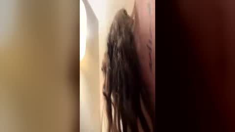 Snapshot of hannahcelestee chatting on August 5, 4:04 am hannahcelestee online show from August 5, 4:04 am