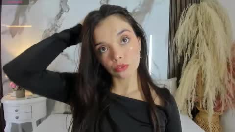 Snapshot of hannahill69 chatting on December 20, 5:14 am Hannahill69 online show from December 20, 5:14 am