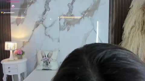 Snapshot of hannahill69 chatting on February 7, 5:22 am Hannahill69 online show from February 7, 5:22 am