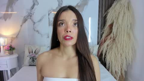 Snapshot of hannahill69 chatting on February 17, 4:42 am Hannahill69 online show from February 17, 4:42 am