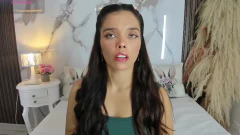 Snapshot of hannahill69 chatting on February 26, 4:55 am Hannahill69 online show from February 26, 4:55 am