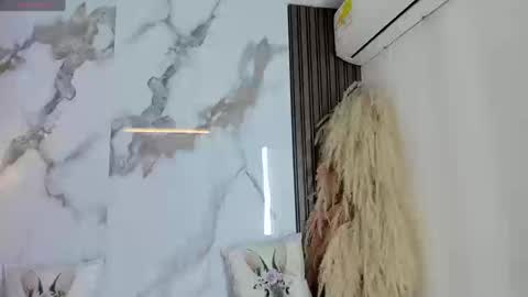 Hannahill69 online show from March 13, 4:52 am