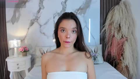 Hannahill69 online show from March 28, 4:56 am