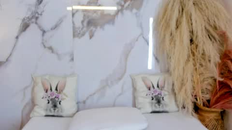 Hannahill69 online show from April 11, 5:12 am