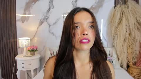 Hannahill69 online show from April 17, 5:10 am