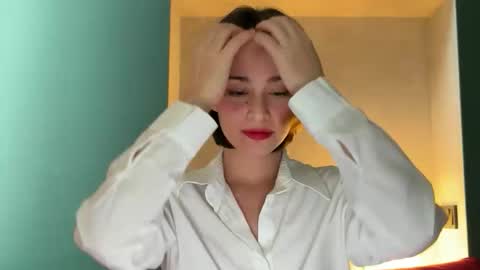 hannahinto online show from April 5, 2:36 pm