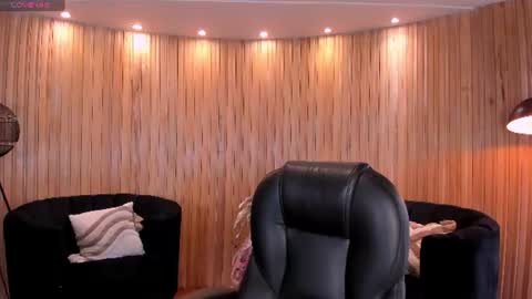 HANNAH J online show from August 1, 12:26 pm