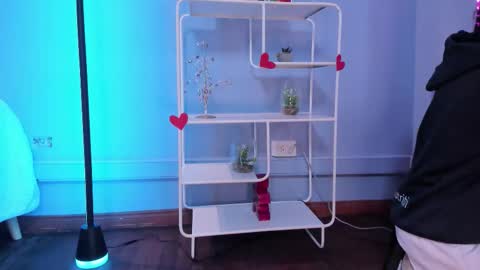 Hannah online show from February 24, 12:25 pm