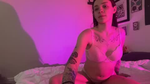 Hannah Taylor online show from February 15, 7:51 am