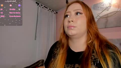hannamartinn_ online show from May 14, 4:03 pm