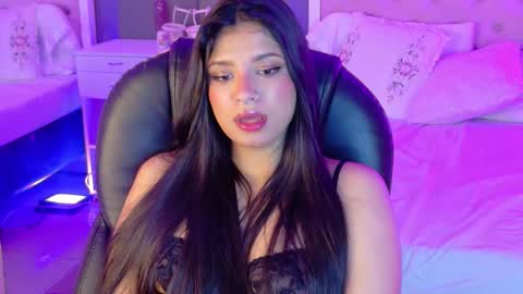 Snapshot of hannasthone chatting on February 25, 3:32 pm hannasthone online show from February 25, 3:32 pm