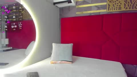 Hanny  online show from February 11, 2:05 am