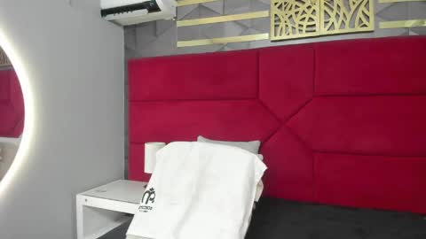 Hanny  online show from April 18, 11:47 am