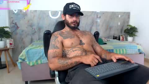 hanz_col online show from May 31, 11:28 am